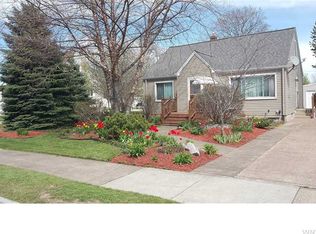 557 71st St, Niagara Falls, NY 14304