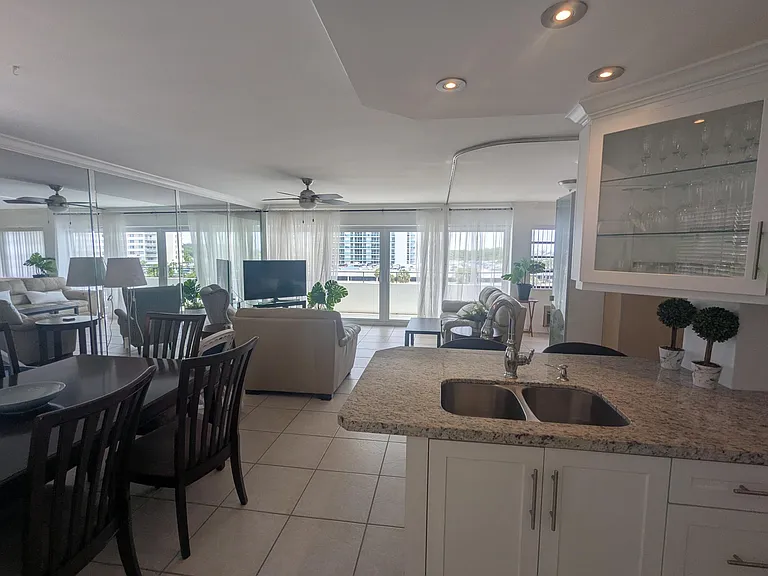 220 Kings Point Dr #501 — Photo 8