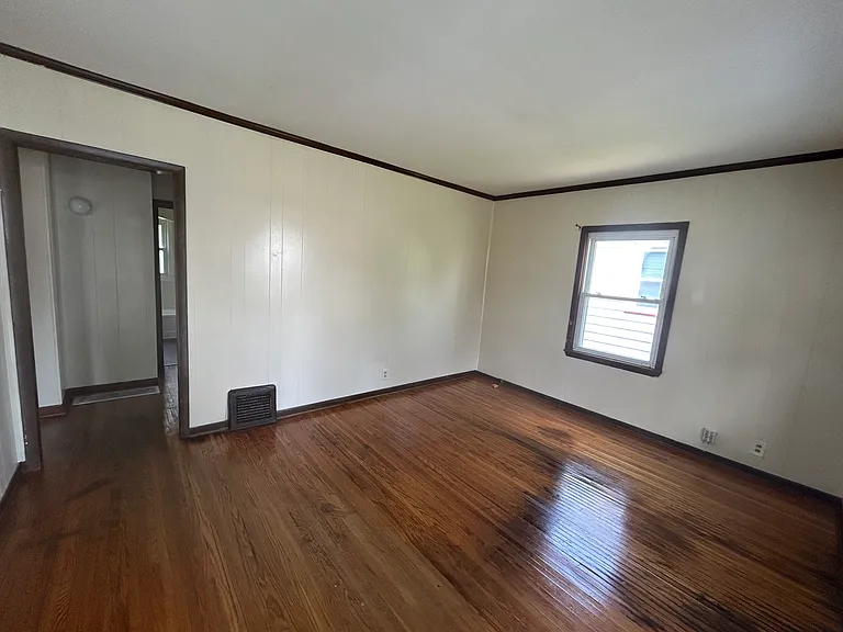 824 Keck Ave — Photo 3