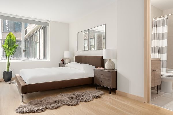 1st image of 70 W 37th St #2201