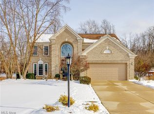 314 Troubadour Dr, Northfield, OH