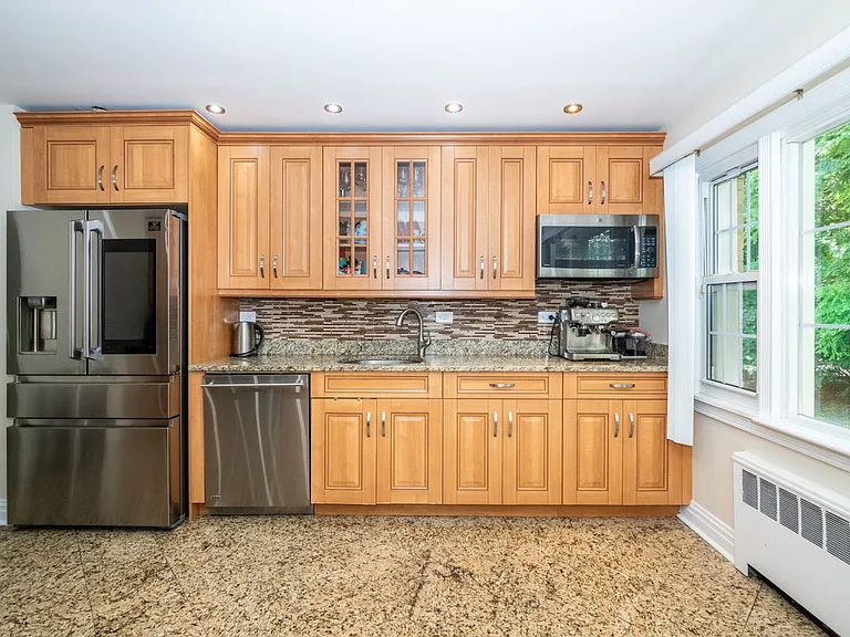 18 Carlyle Pl — Photo 9