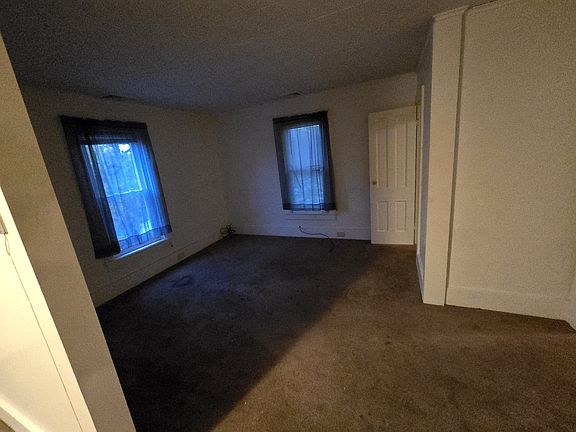 5th image of 228 Onondaga Ave #B