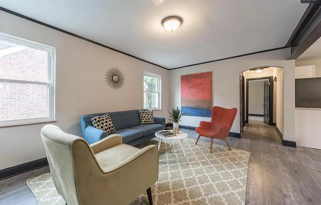3 bed, 1001 sqft, $2,195 — Photo 2
