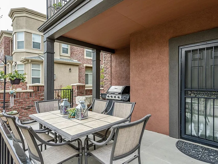 908 Rockhurst Dr #C — Photo 2