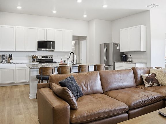 3rd image of 6237 Poppy Dr