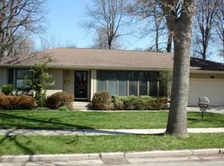 304 Harper Ln, Midland, MI 48640