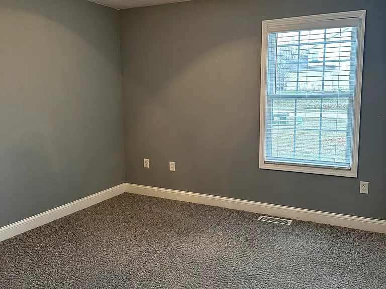 302 Holland Rd — Photo 17