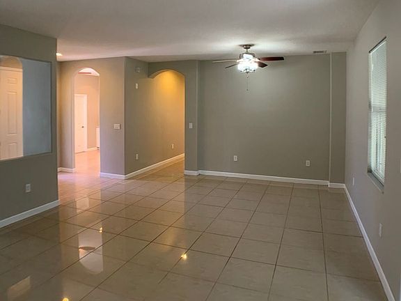 4th image of 313 Gardendale Cir SE