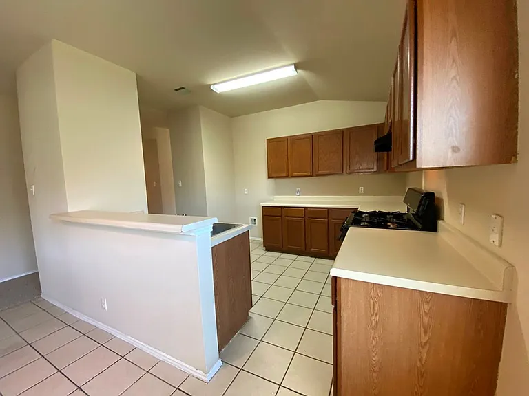218 Jennifer Ln — Photo 9
