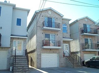 87 Kossuth St #2, Newark, NJ 07105