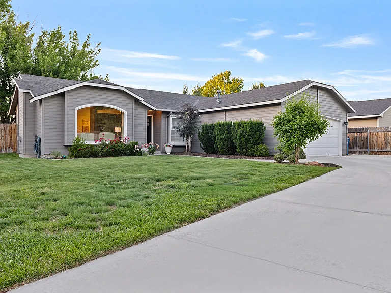 5468 S Alyssum Pl — Photo 2