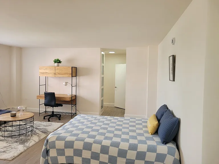 10401 Wilshire Building — Photo 13