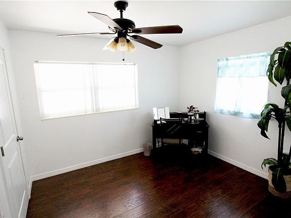 2nd image of 1840 Winkler Ave