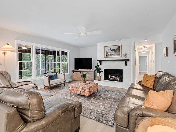 5th image of 67 Cypress Ln.