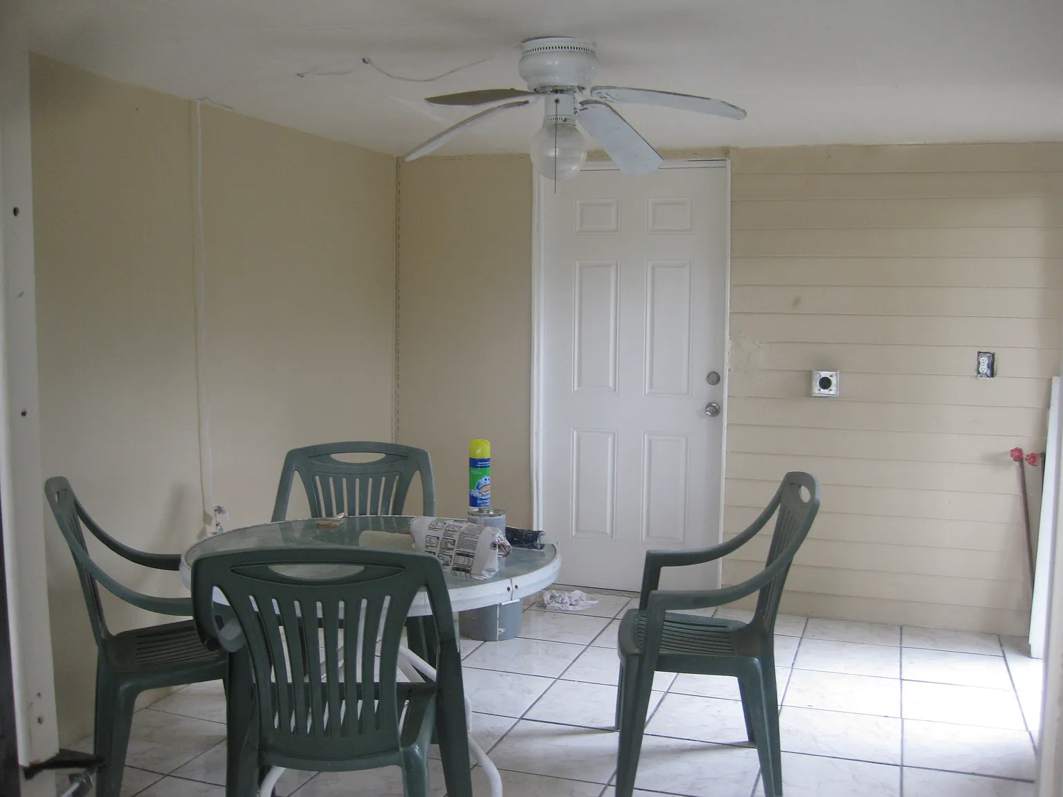 Studio, 300 sqft, $999 — Photo 2