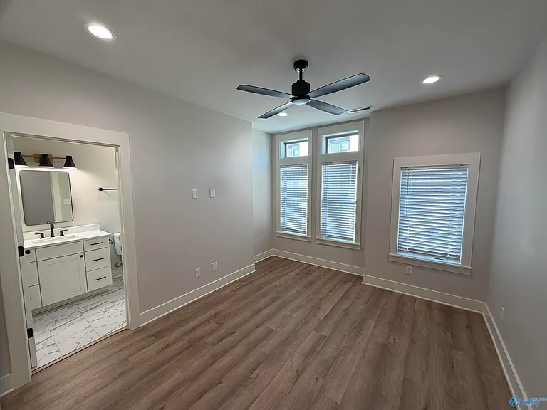 13 Vine St NE — Photo 13