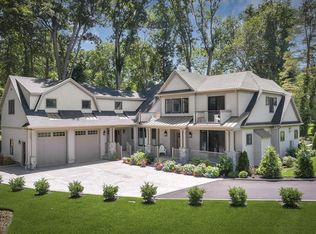 97R Beacon St, Marblehead, MA 01945