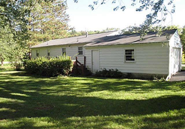 2nd image of 1497 McElroy Rd E