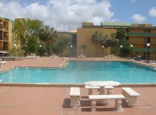 100 Fontainebleau Blvd APT 403, Miami, FL 33172