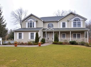 328 Tappan Rd, Norwood, NJ 07648