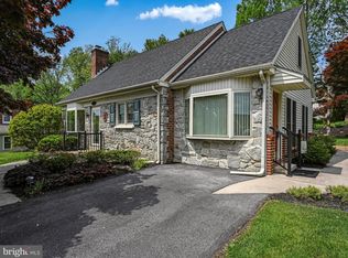 1333 Meadowcreek Ln, Lancaster, PA 17603