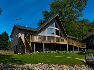 20872 262nd St, Delhi, IA 52223