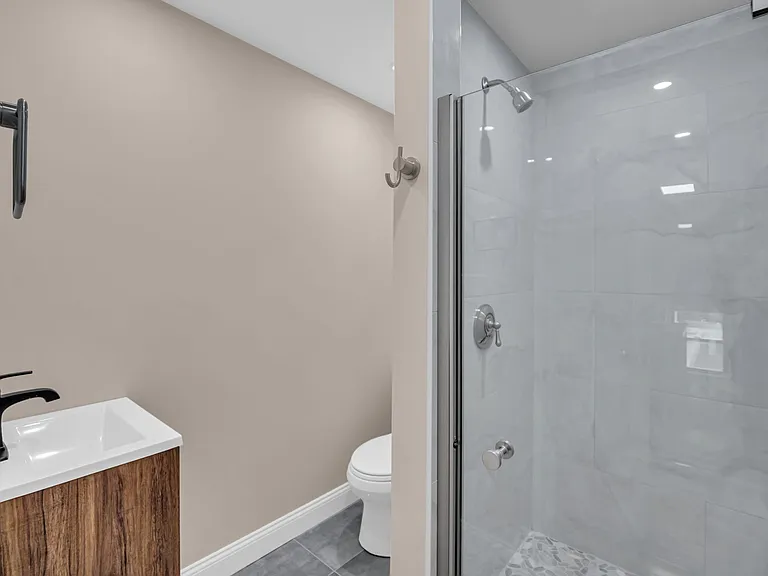 189 Glenwood St #2 — Photo 10