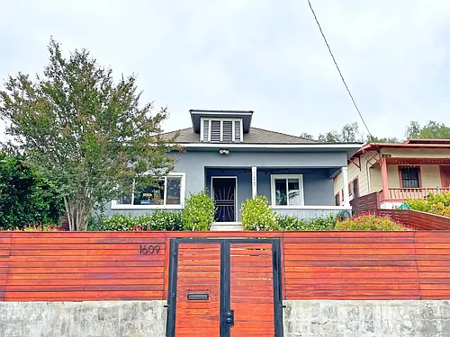 1609 Isabel St Photo 1