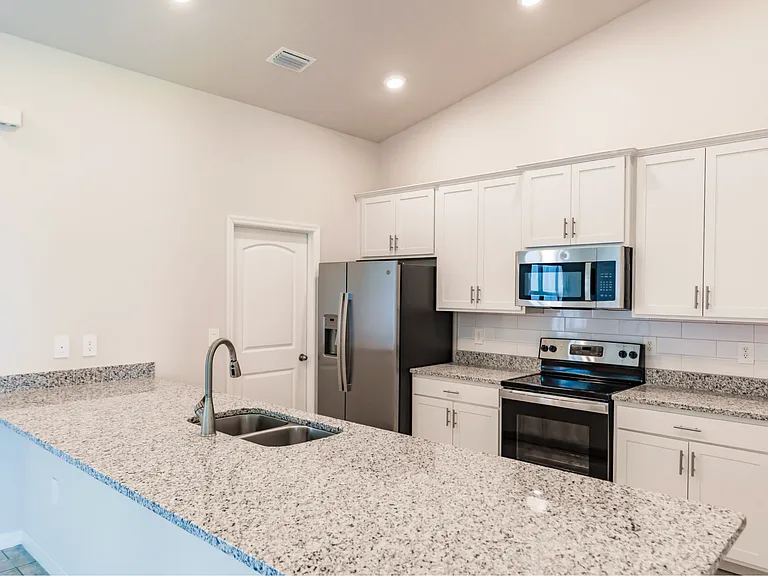 3603 NE 12th Ct — Photo 4