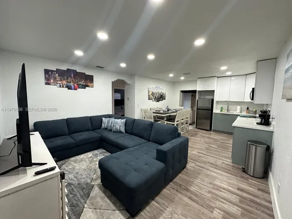 1376 NW 41st St, Miami, FL 33142