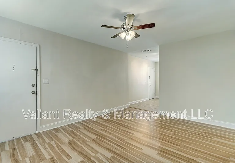 2358 Herschel St #3 — Photo 5