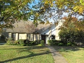 1st image of 4705 Las Lomas Dr