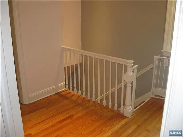 3 bed, 1.5 bath, 1330 sqft, $2,800 — Photo 4