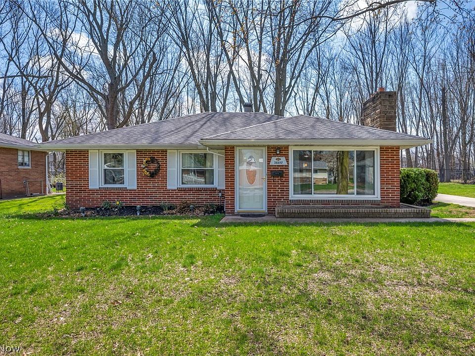 1st image of 38592 Courtland Dr