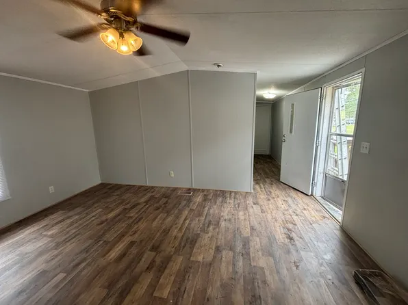 1205 W Circle Dr, Vidor, TX