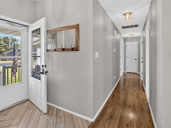 2nd image of 103 W Edgewood Ave