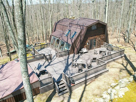 2nd image of 516 Red Sail Rd