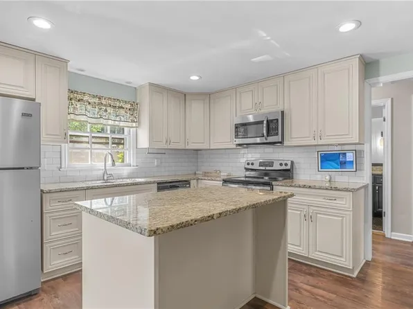 512 Edwin Dr, Virginia Beach, VA 23462