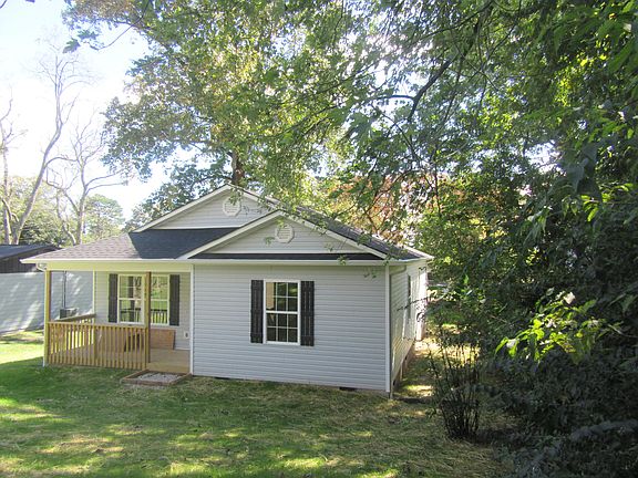 5th image of 2714 Carson Ave