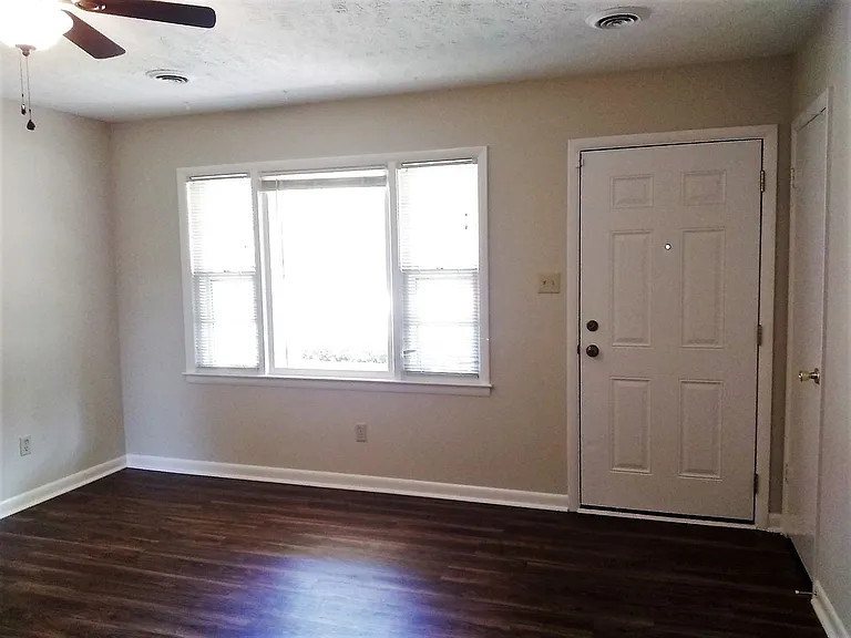 7501 Martha Ct — Photo 8