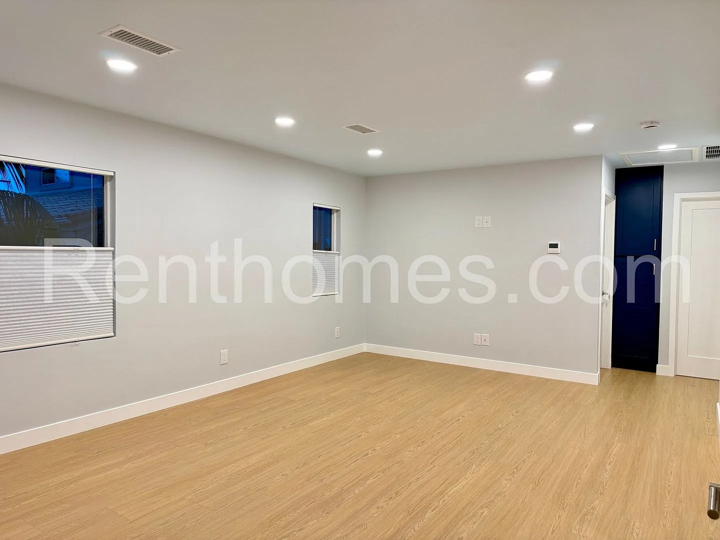 Pacific Beach, 1831 Thomas Ave, Fully Remodeled in 2026, 3 Parking Spaces, Great location in the ... — Photo 2