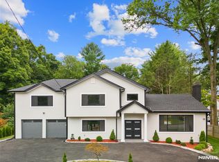 291 Tappan Rd, Norwood, NJ 07648