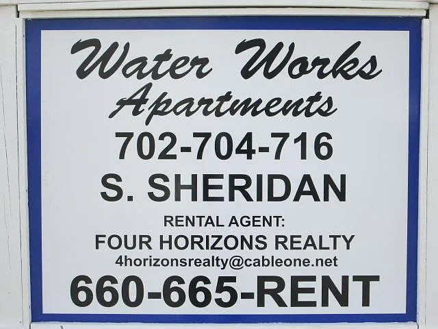 3 bed, 100 sqft, $700 — Photo 2
