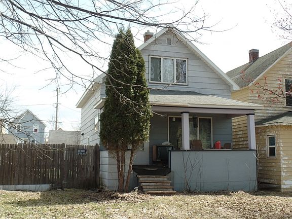 3rd image of 1126 12th Ave E