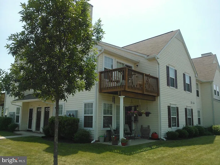 121 Horseshoe Dr — Photo 1