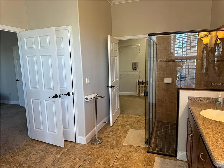 323 Ocean Crest Dr — Photo 10