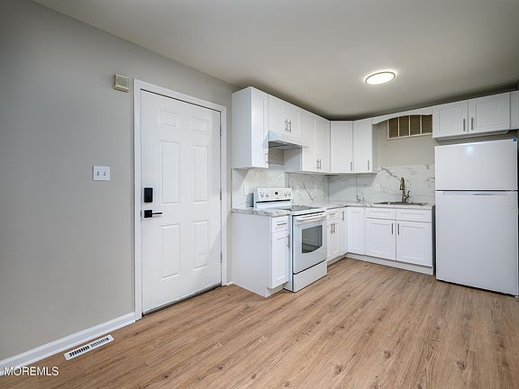 3rd image of 114 Watson Ave Floor 1