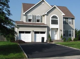 12 Rolling Hills Dr, Somerset, NJ