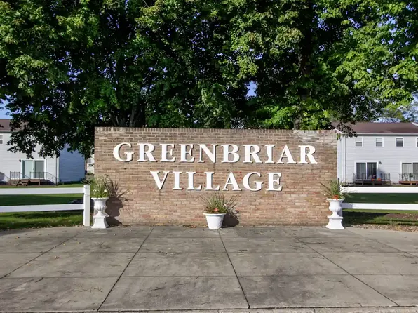 Greenbriar Village apartments, 2230 S Raccoon Rd #8f092bc9f, Youngstown, OH 44515
